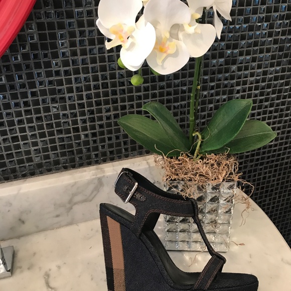 Authentic Burberry denim checkered wedge sandals - Picture 12 of 17